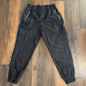 Women’s Old Navy cargo Go Dry joggers medium